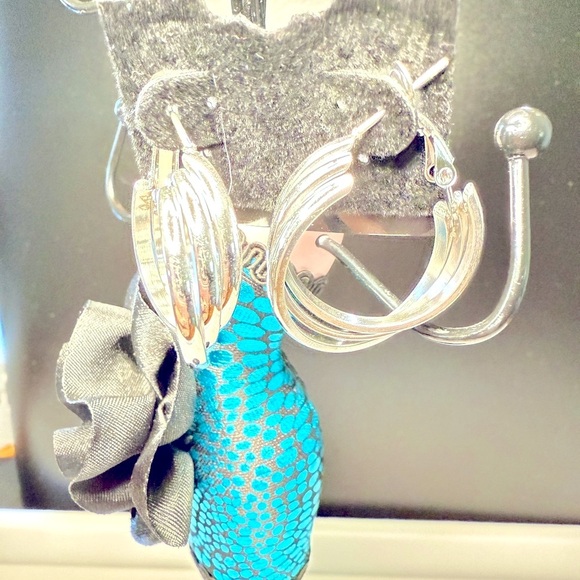 Tocara Melissa Triple Hoop Earrings - New - Picture 1 of 2